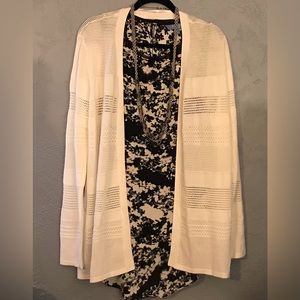 Karen Scott cardigan color white size large